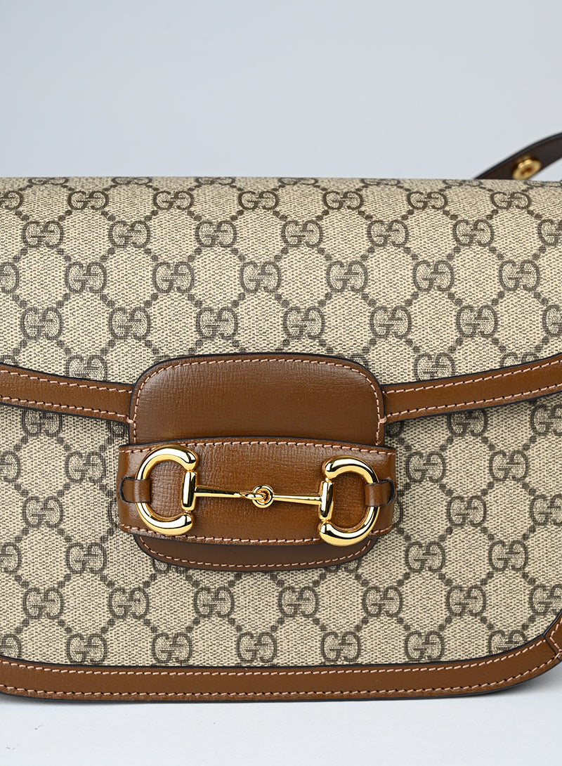 Gucci Borsa Horsebit in Monogram beige