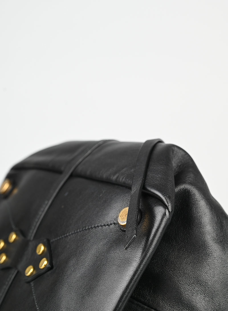 Miu Miu Borsa a secchiello in pelle nera - lesleyluxuryvintage