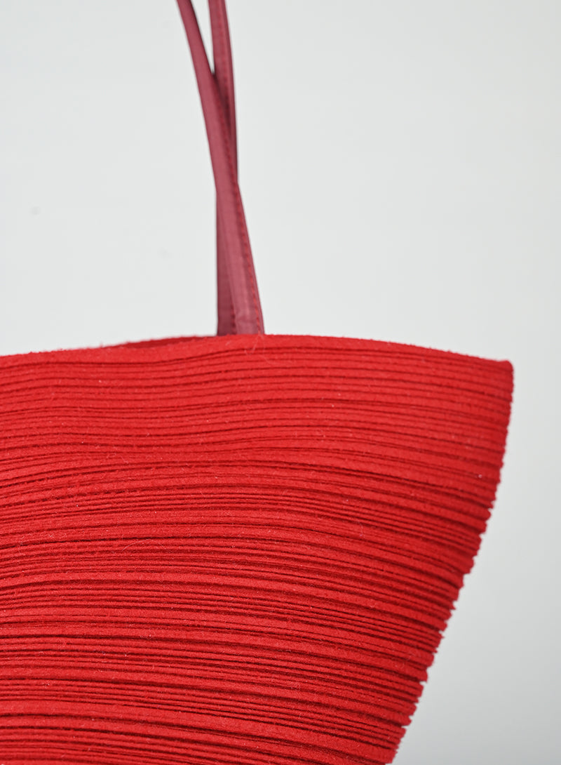 Pleats Please Miyake Borsa trangolare rossa