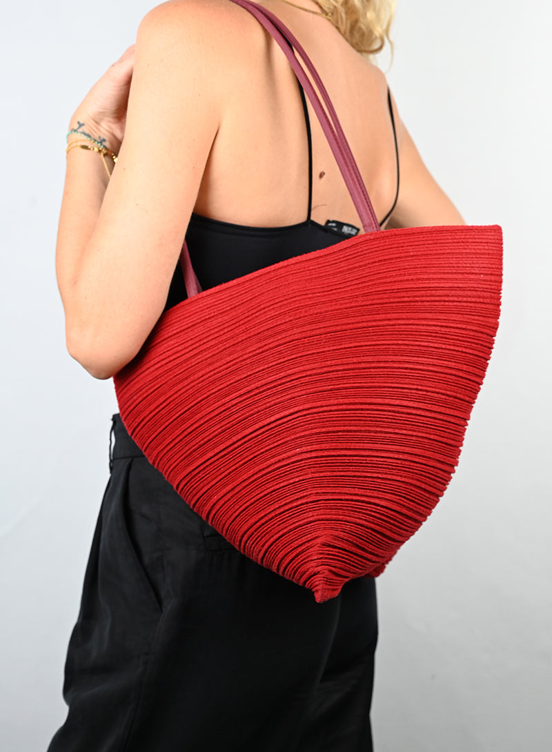 Pleats Please Miyake Borsa trangolare rossa