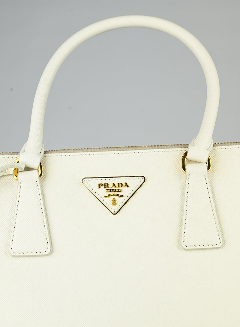 Prada Borsa Galleria Media in pelle bianca