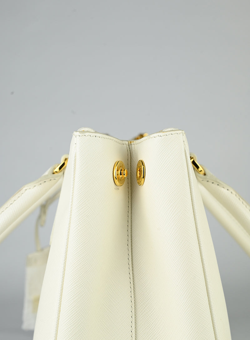 Prada Borsa Galleria Media in pelle bianca