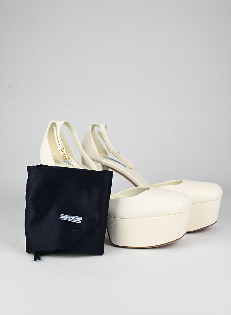 Prada Sandali con plateau in pelle bianca - N. 39 ½