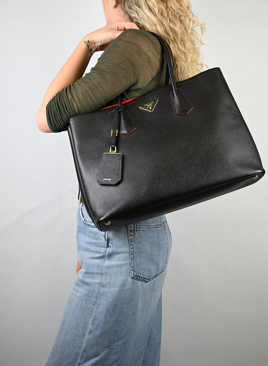 Prada Shopper in pelle Saffiano nera