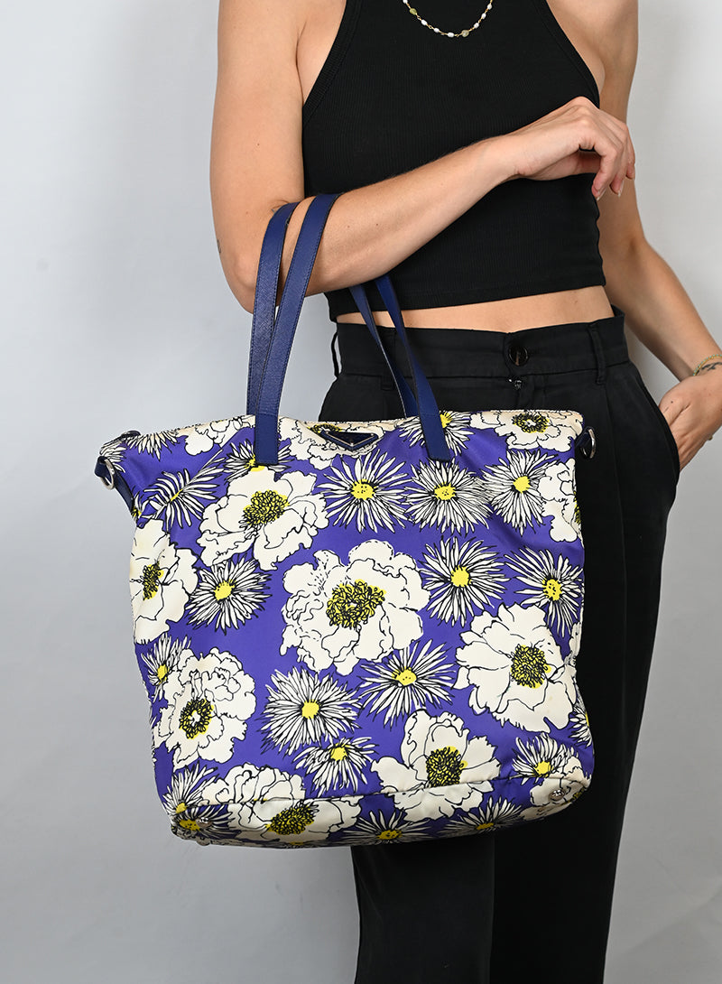 Prada Shopper in Nylon con Margherite