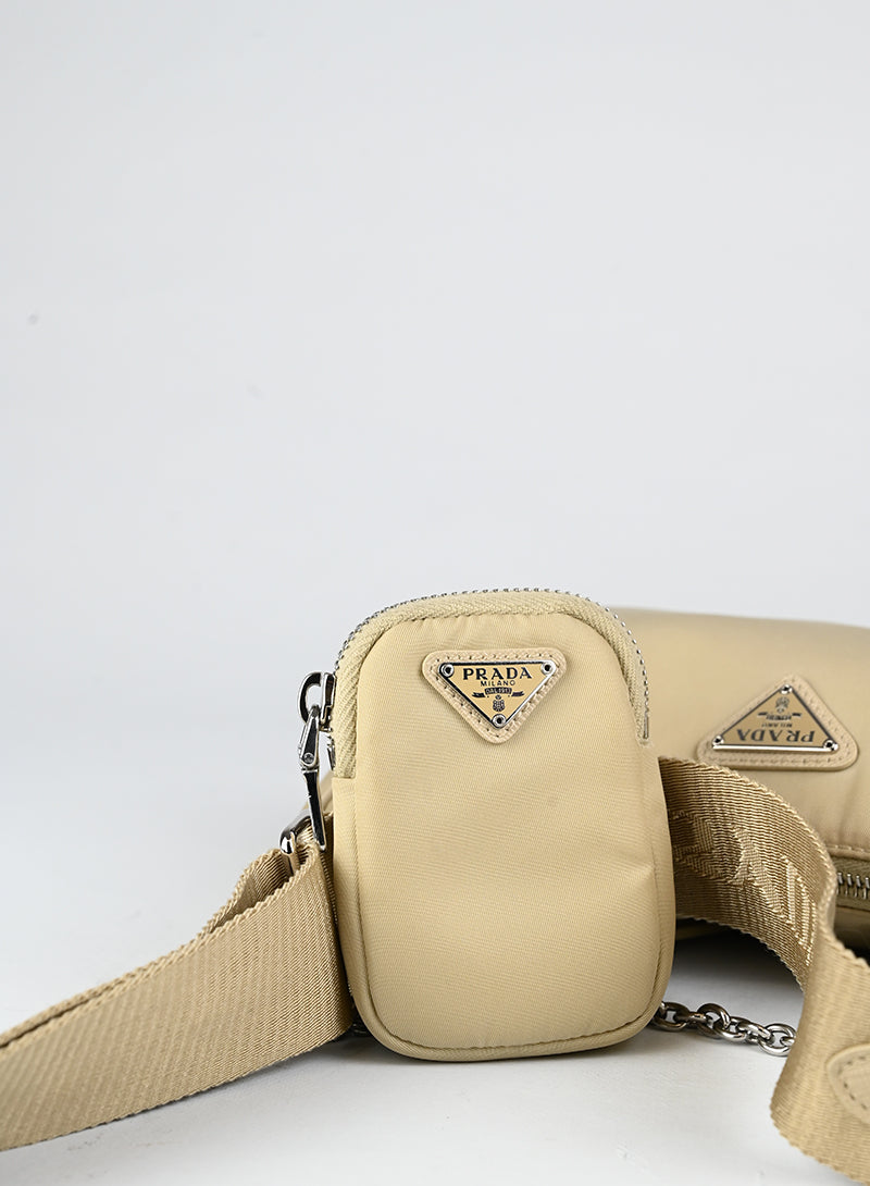Prada Borsa Re-edition 2005 in nylon beige