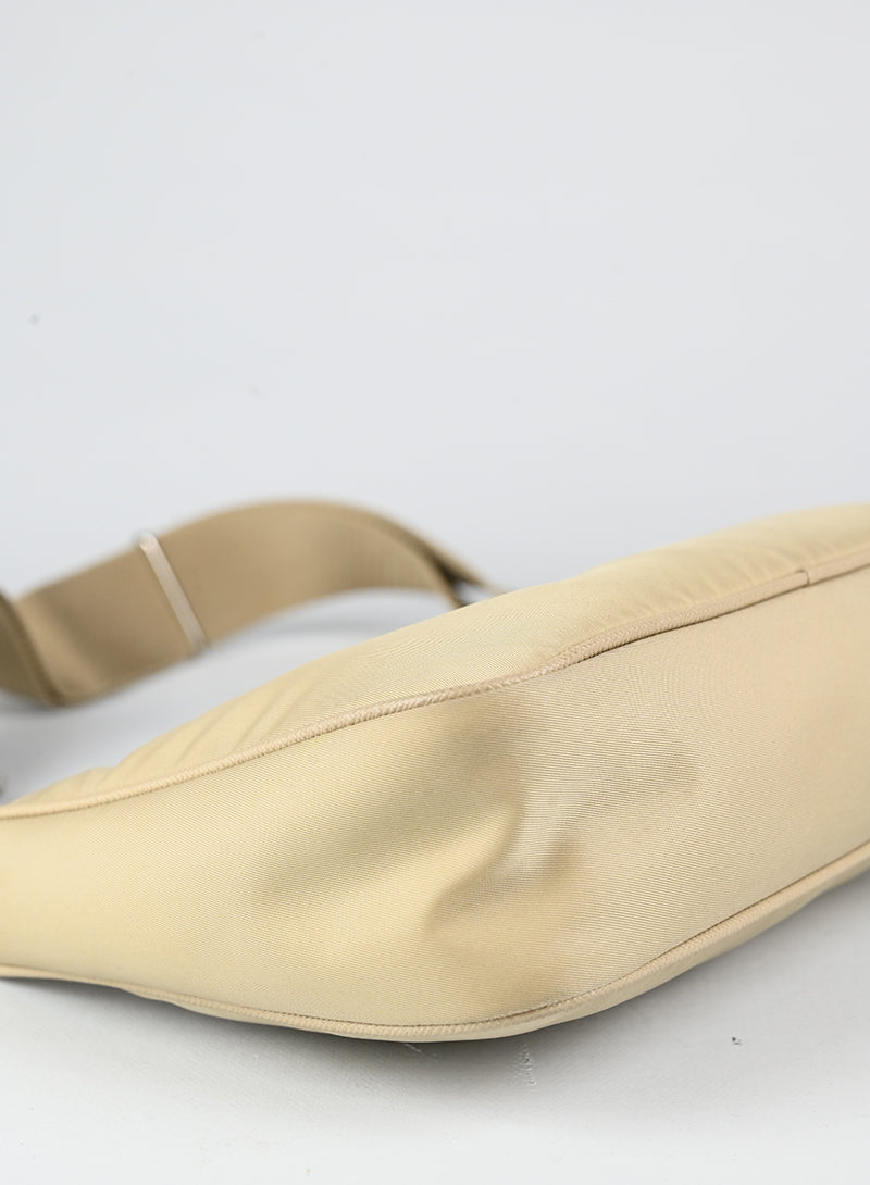 Prada Borsa Re-edition 2005 in nylon beige