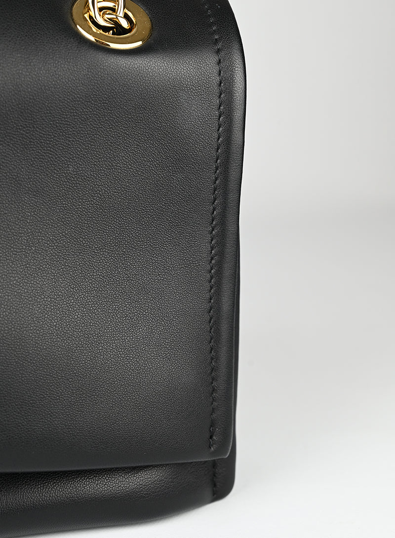 Valentino Borsa in pelle nera con V
