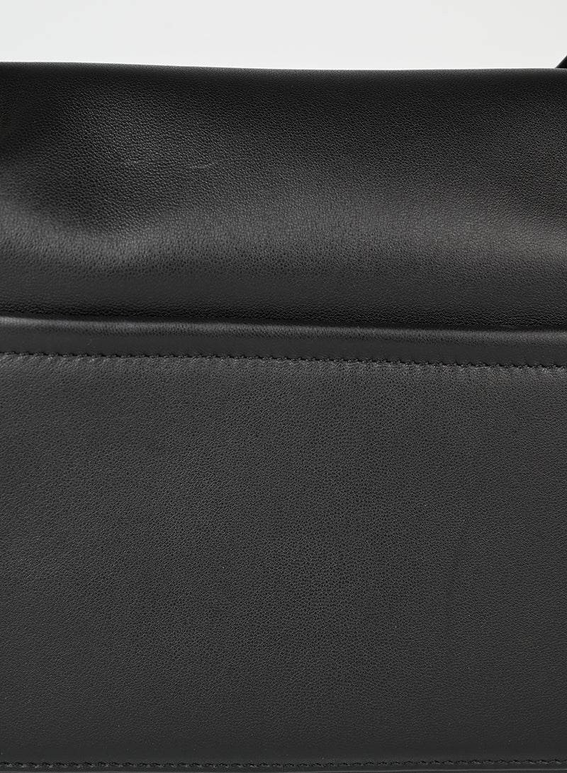 Valentino Borsa in pelle nera con V