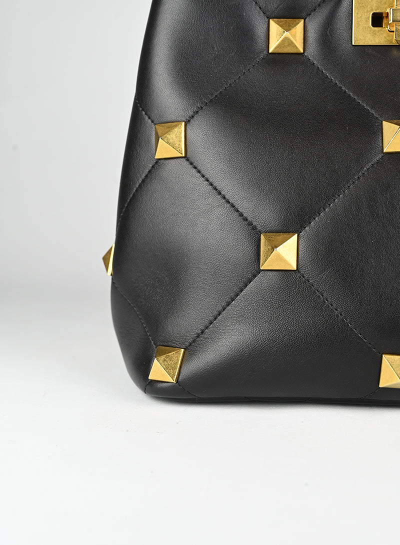 Valentino Borsa Roman Stud in pelle nera