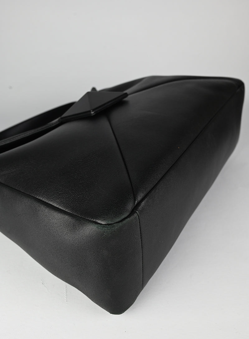 Valentino Borsa in pelle nera con maxi stud