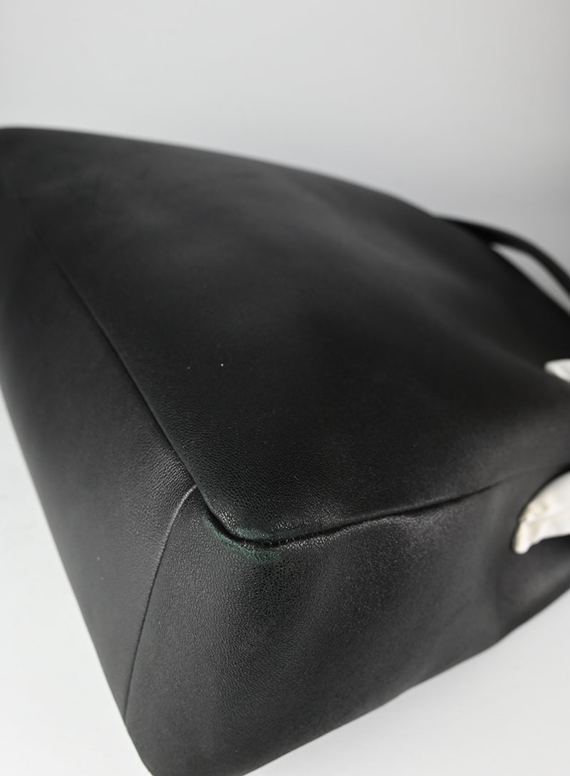 Valentino Borsa in pelle nera con maxi stud