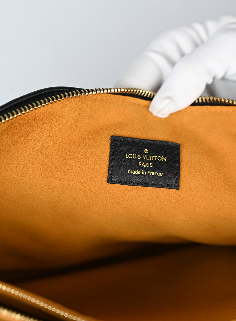 Louis Vuitton Borsa Coussin MM in pelle nera