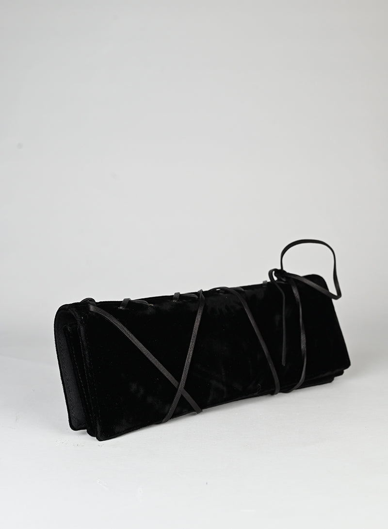 Yves Saint Laurent Pochette in velluto nero