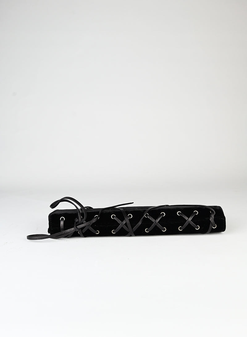 Yves Saint Laurent Pochette in velluto nero