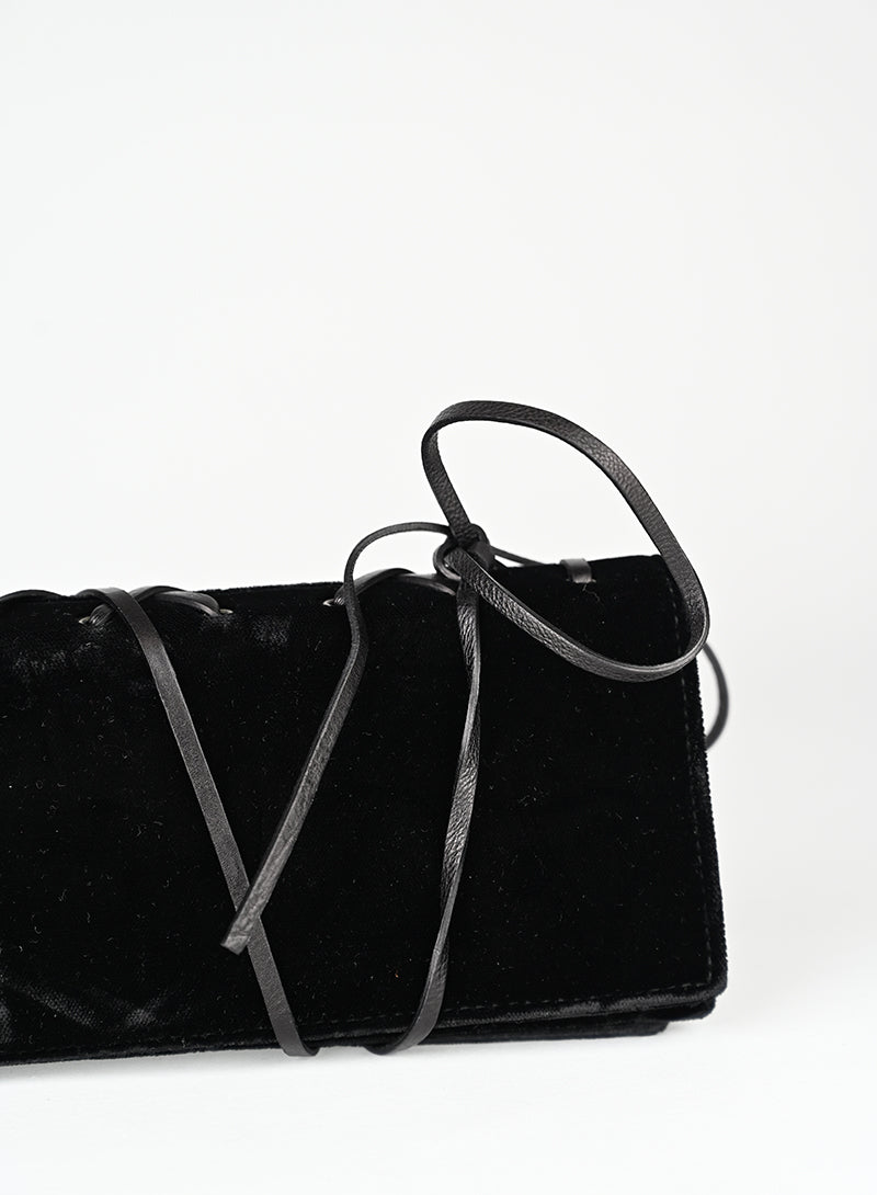 Yves Saint Laurent Pochette in velluto nero