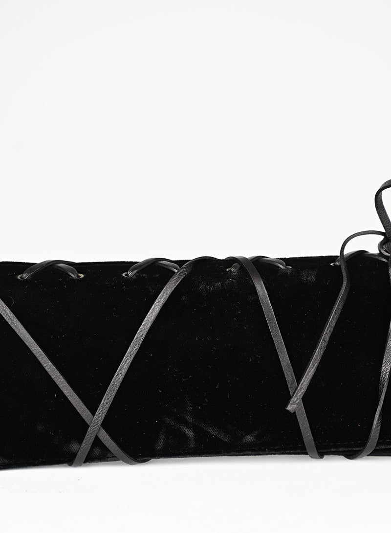 Yves Saint Laurent Pochette in velluto nero