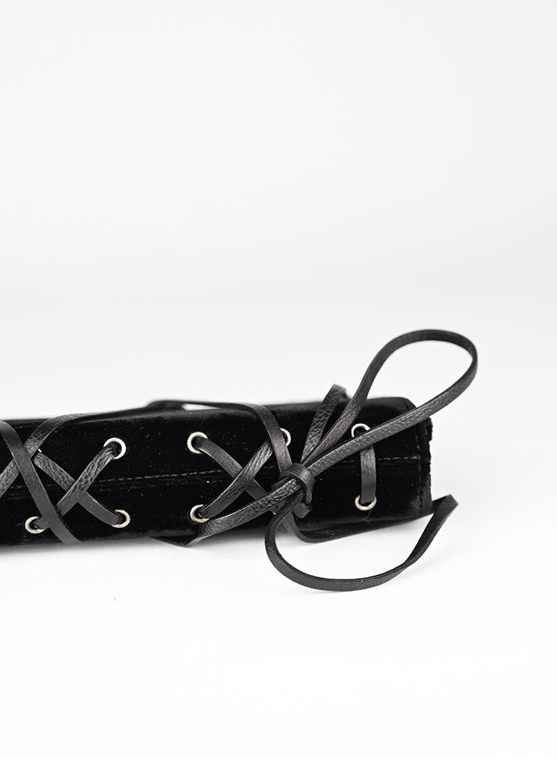 Yves Saint Laurent Pochette in velluto nero