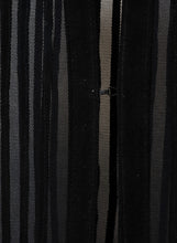 Carica l&#39;immagine nel visualizzatore di Gallery, CabanRomantic Spolverino in suede nero con frange - Tg. 44
