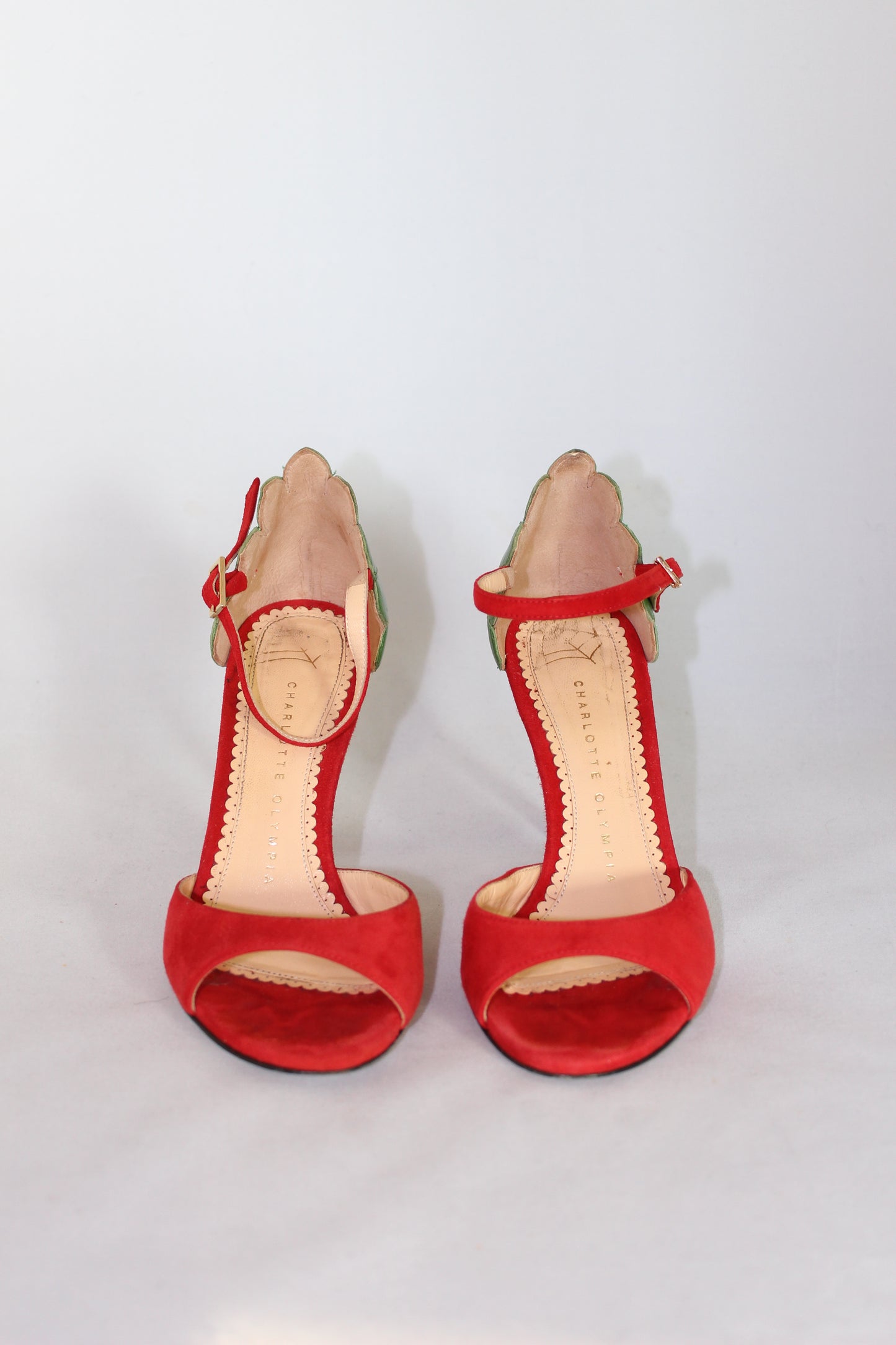 Charlotte Olympia Sandali rossi in camoscio dettaglio coccinella - N. 36 - lesleyluxuryvintage
