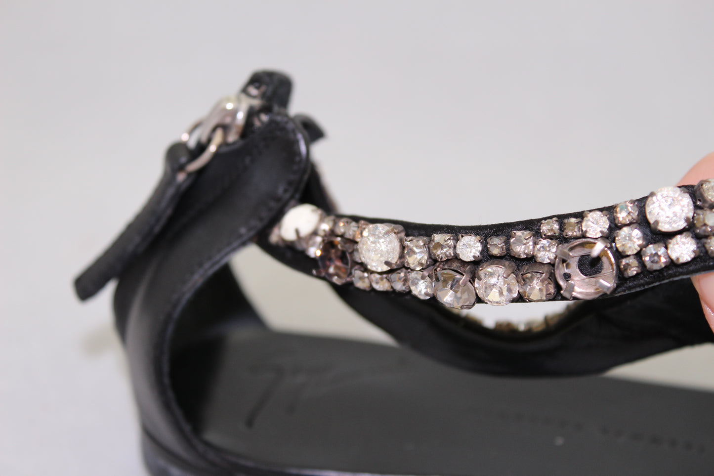 Zanotti Sandali infradito flat neri con applicazione strass - N. 37 - lesleyluxuryvintage