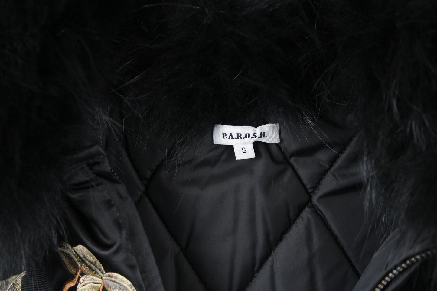 P.A.R.O.S.H. Piumino nero con fiori ricamati e collo pelliccia - Tg. 40 - lesleyluxuryvintage