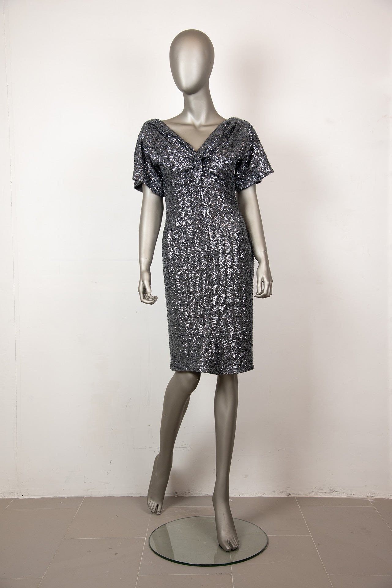 N°21 Abito con pailettes argento a maniche corte - Tg. 40 - lesleyluxuryvintage