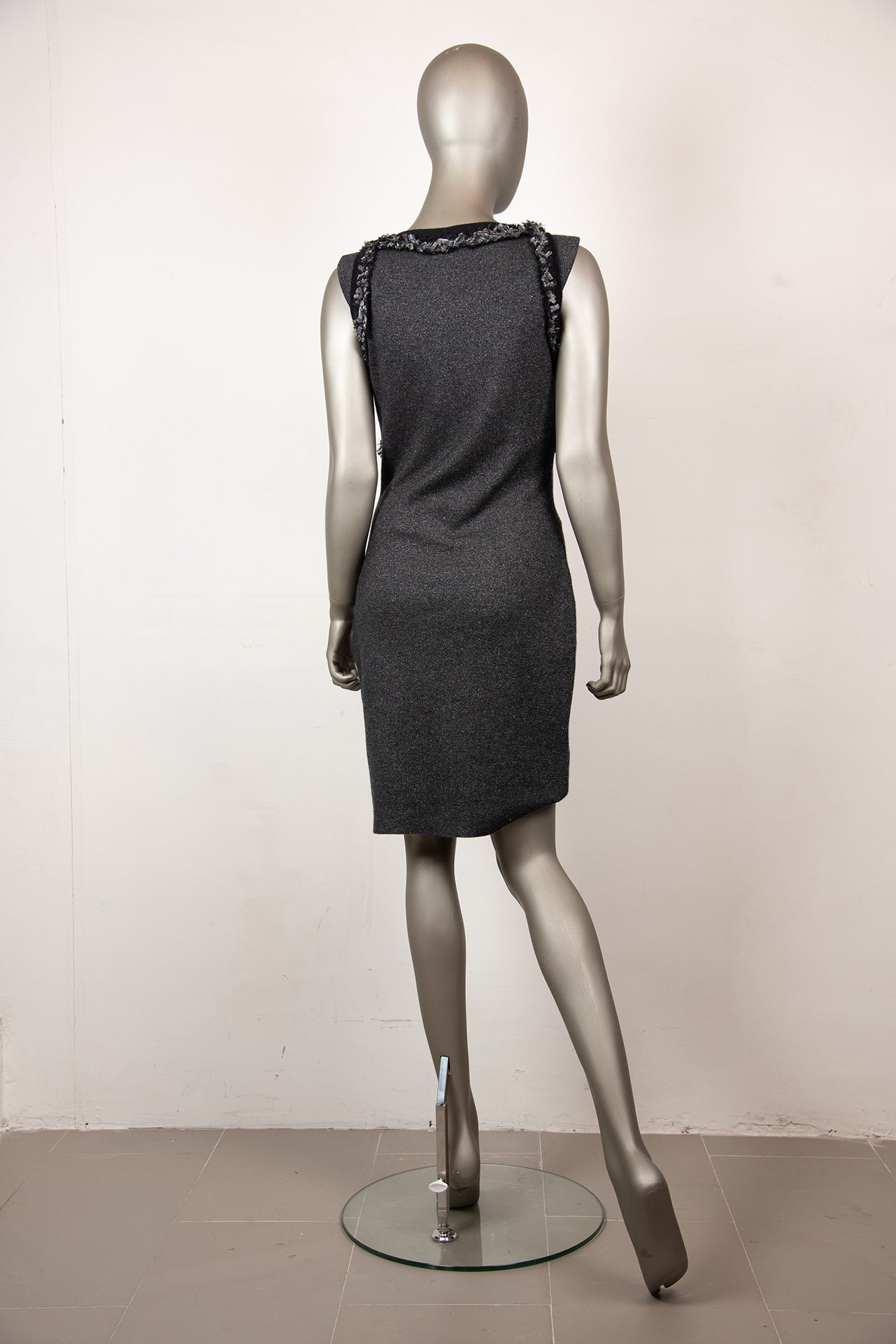 Chanel Abito a tubino grigio melange in lurex e cashmere - Tg. 40 - lesleyluxuryvintage