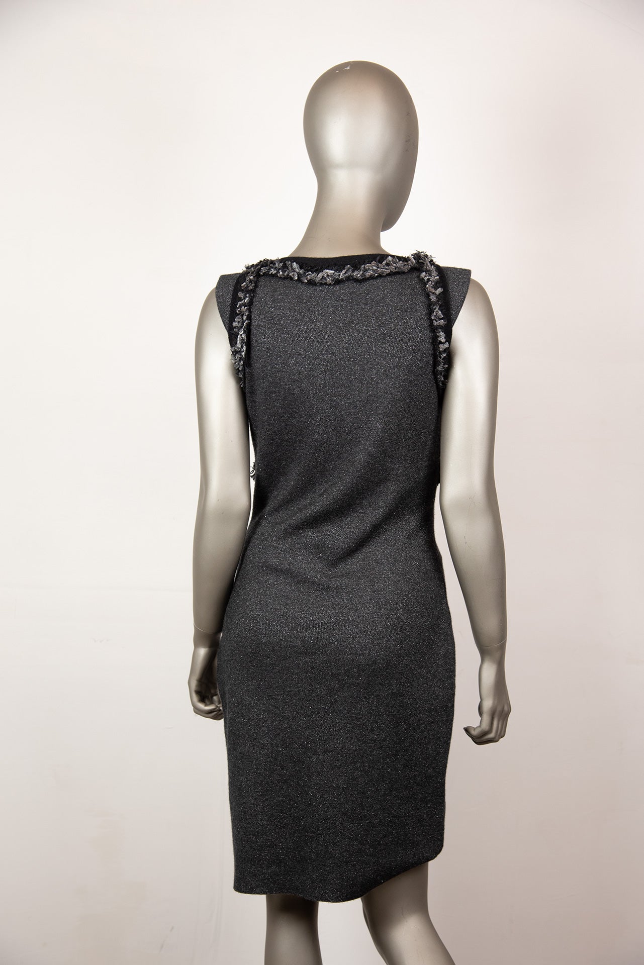 Chanel Abito a tubino grigio melange in lurex e cashmere - Tg. 40 - lesleyluxuryvintage