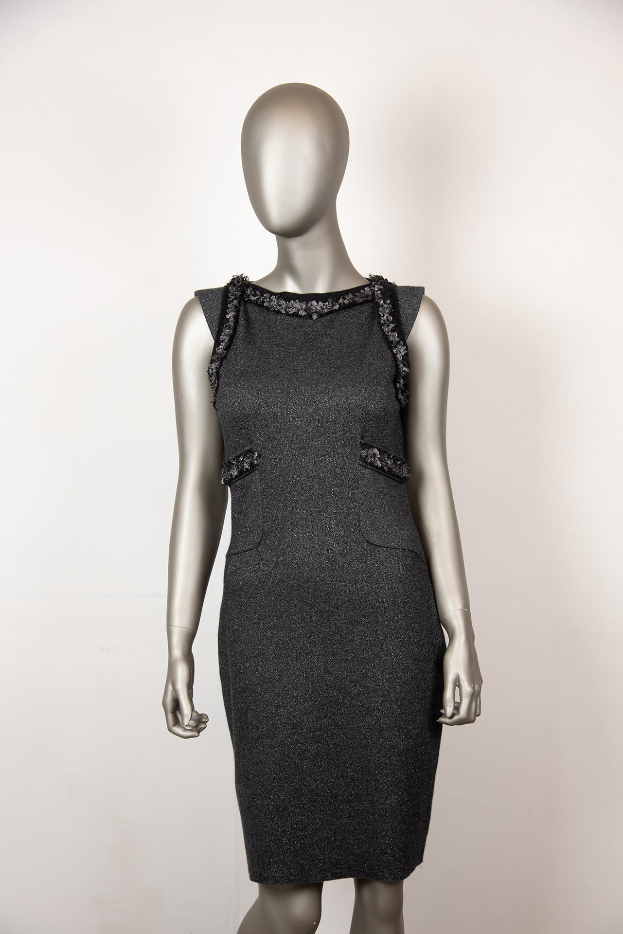 Chanel Abito a tubino grigio melange in lurex e cashmere - Tg. 40 - lesleyluxuryvintage