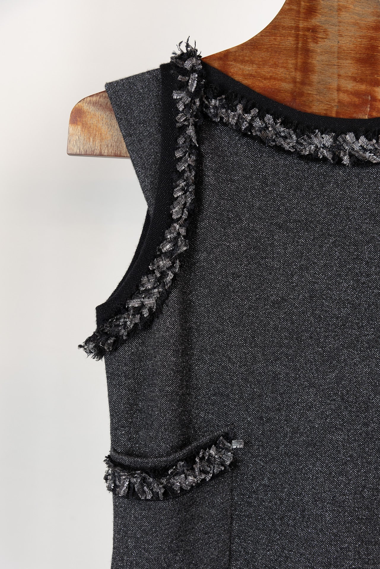 Chanel Abito a tubino grigio melange in lurex e cashmere - Tg. 40 - lesleyluxuryvintage