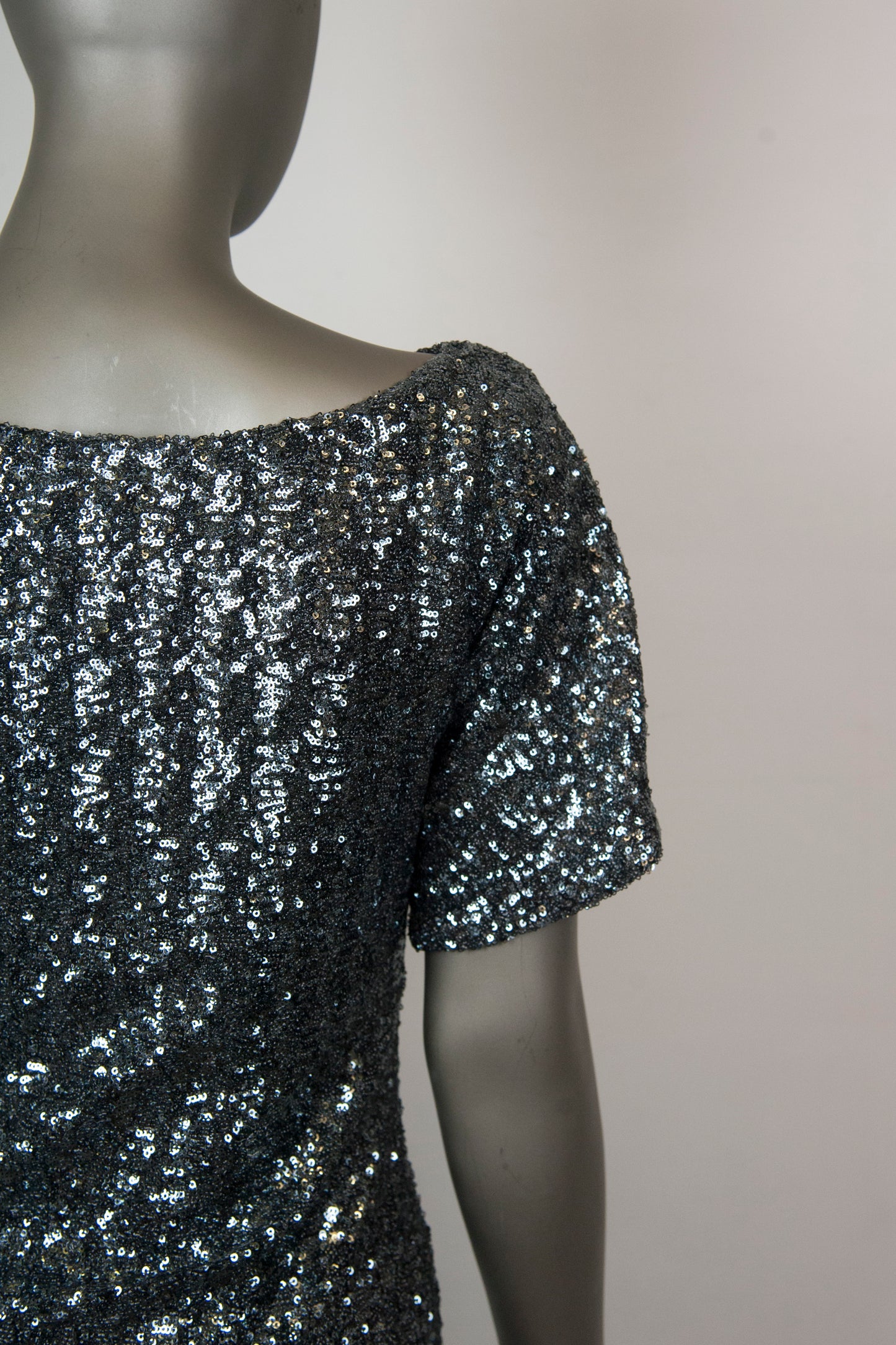 N°21 Abito con pailettes argento a maniche corte - Tg. 40 - lesleyluxuryvintage