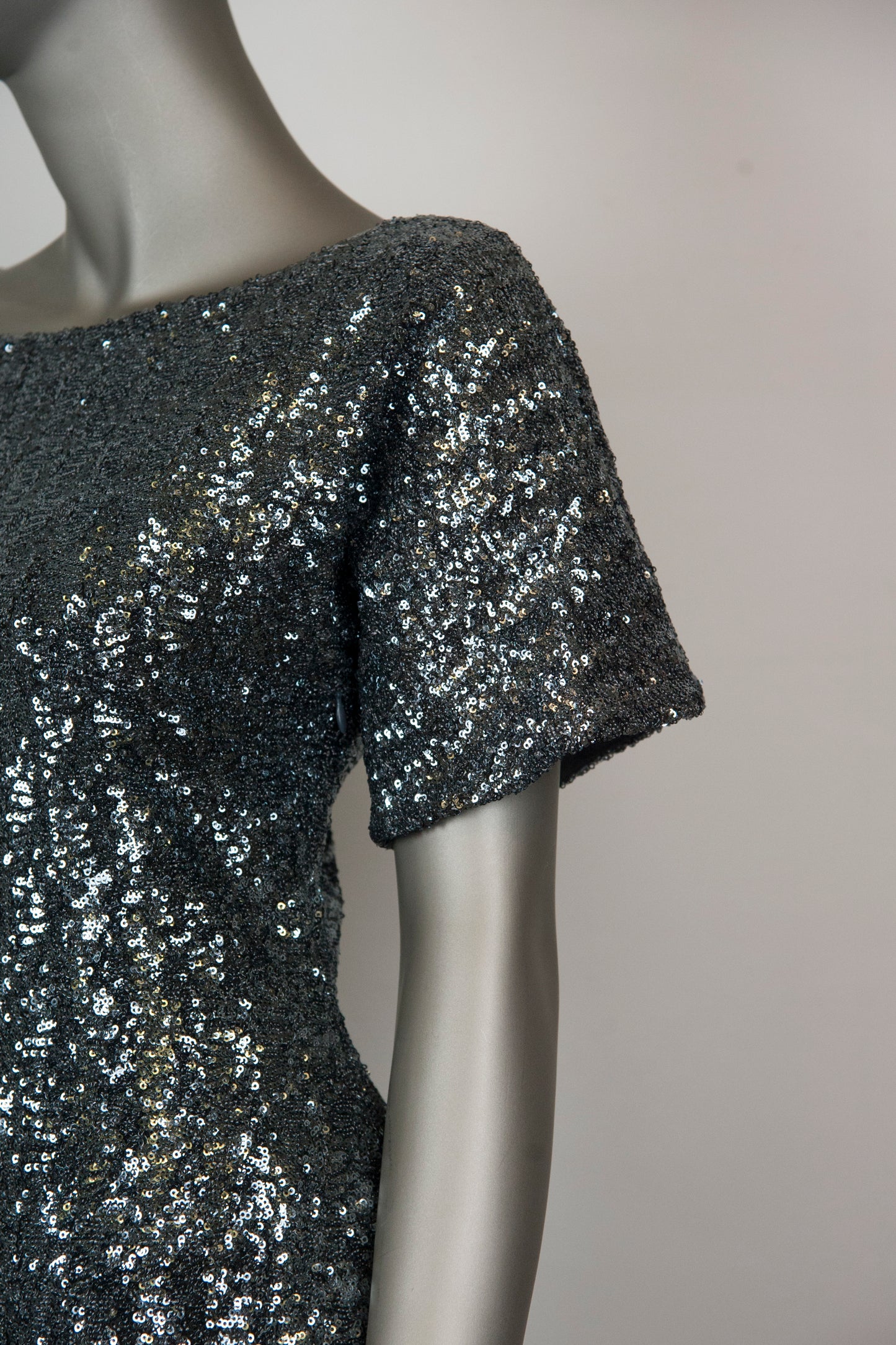 N°21 Abito con pailettes argento a maniche corte - Tg. 40 - lesleyluxuryvintage