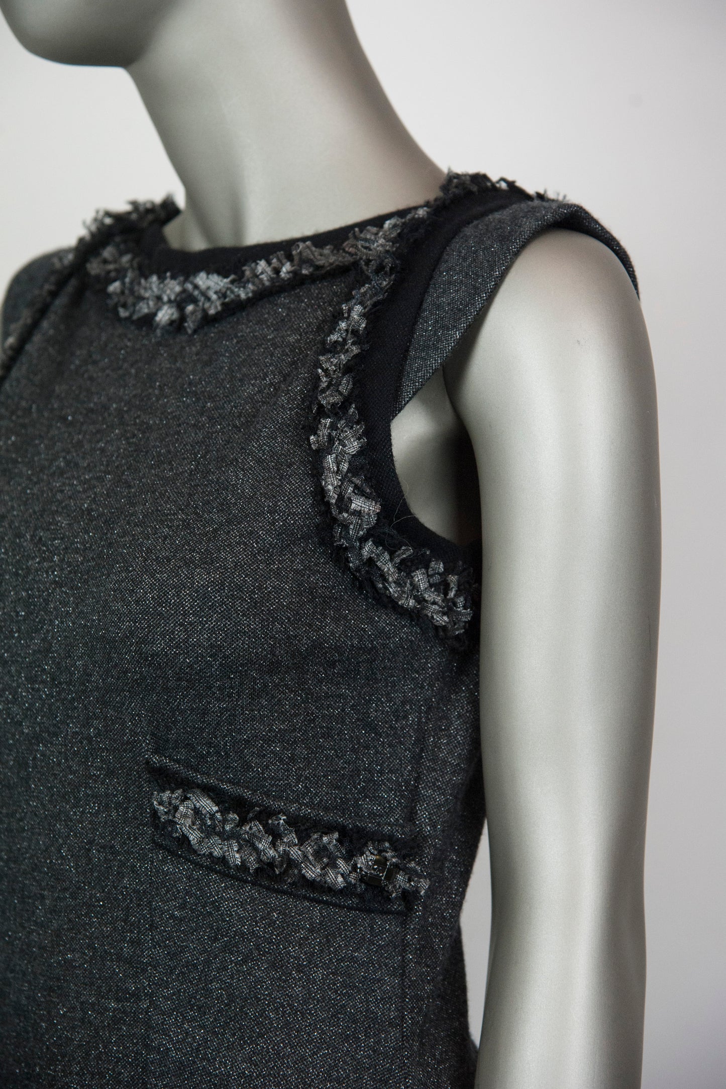 Chanel Abito a tubino grigio melange in lurex e cashmere - Tg. 40 - lesleyluxuryvintage