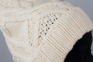 Gucci Cappello in maglia lana color panna con logo argento -  lesleyluxuryvintage