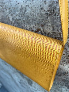 Louis Vuitton tracollina gialla Epi