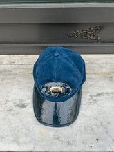 Carica l&#39;immagine nel visualizzatore di Gallery, Gucci cappello suede blu
