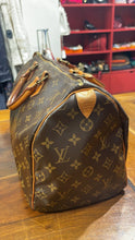 Carica l&#39;immagine nel visualizzatore di Gallery, Louis Vuitton Speedy 35
