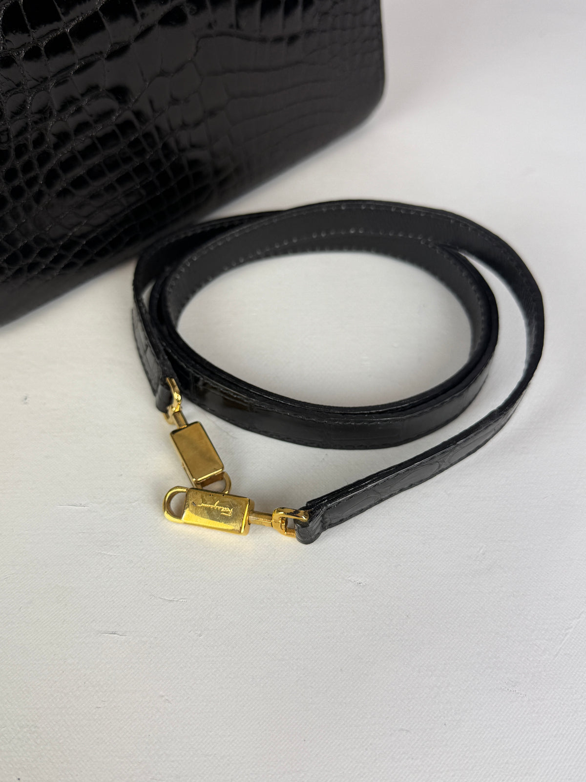 Ferragamo Borsina Iconic Top Handle nera