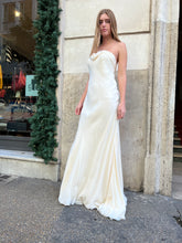Load image into Gallery viewer, Pignatelli wedding dress
