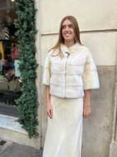 Load image into Gallery viewer, Manzoni 24 cream mink fur
