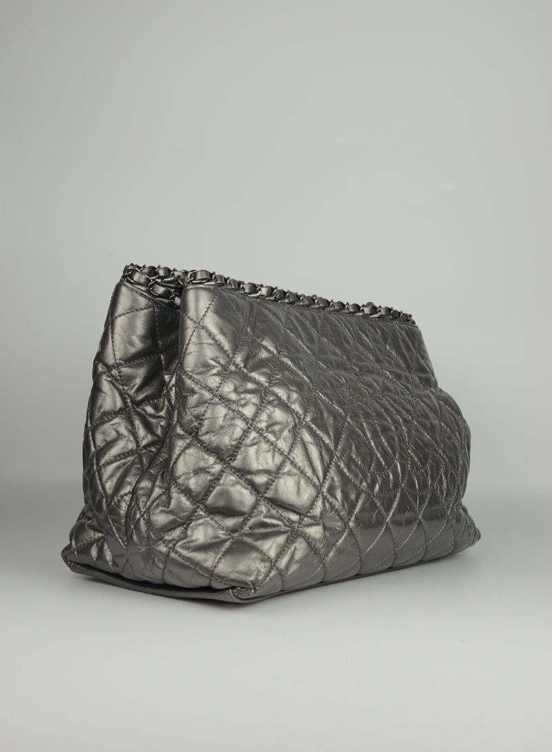 Chanel Borsa a spalla Quilted in pelle argento