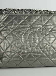 Chanel Quilted shoulder bag in silver leather