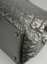 Load image into Gallery viewer, Chanel Quilted shoulder bag in silver leather
