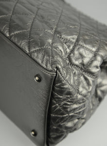 Chanel Borsa a spalla Quilted in pelle argento