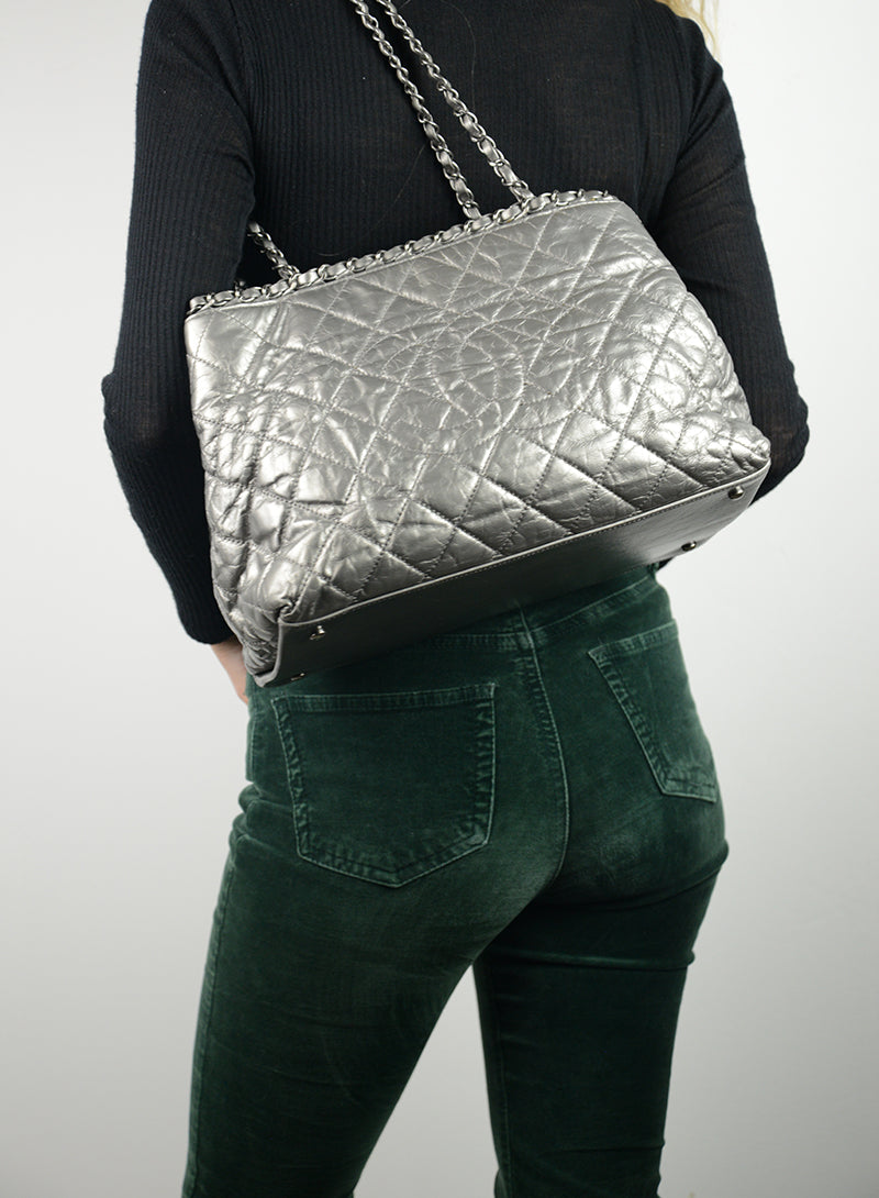 Chanel Borsa a spalla Quilted in pelle argento