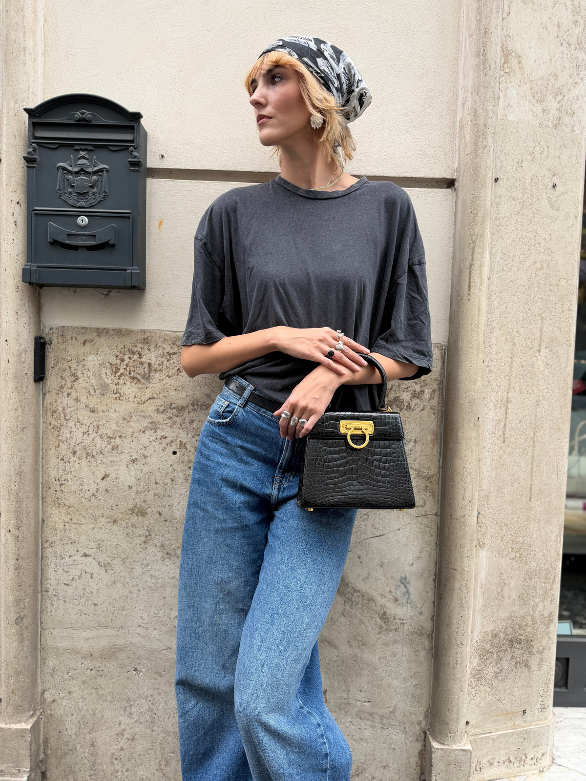 Ferragamo Borsina Iconic Top Handle nera