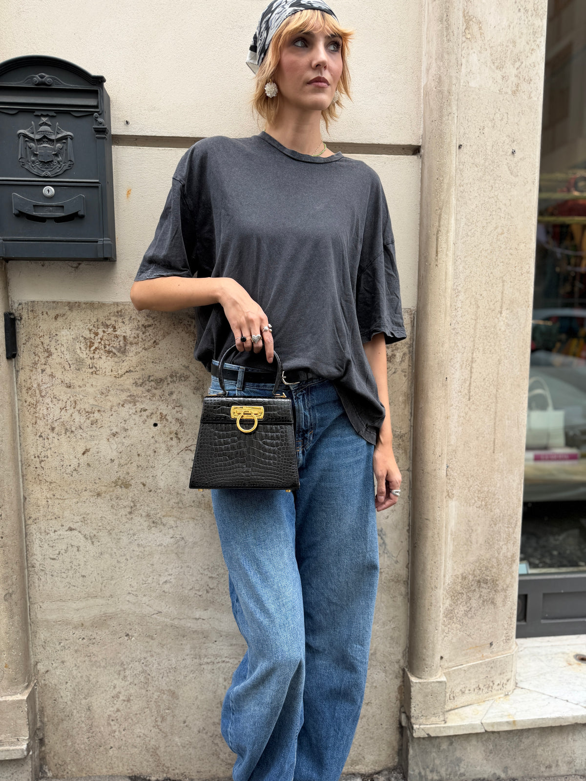 Ferragamo Borsina Iconic Top Handle nera