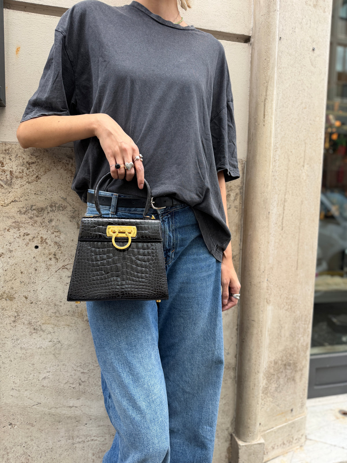 Ferragamo Borsina Iconic Top Handle nera