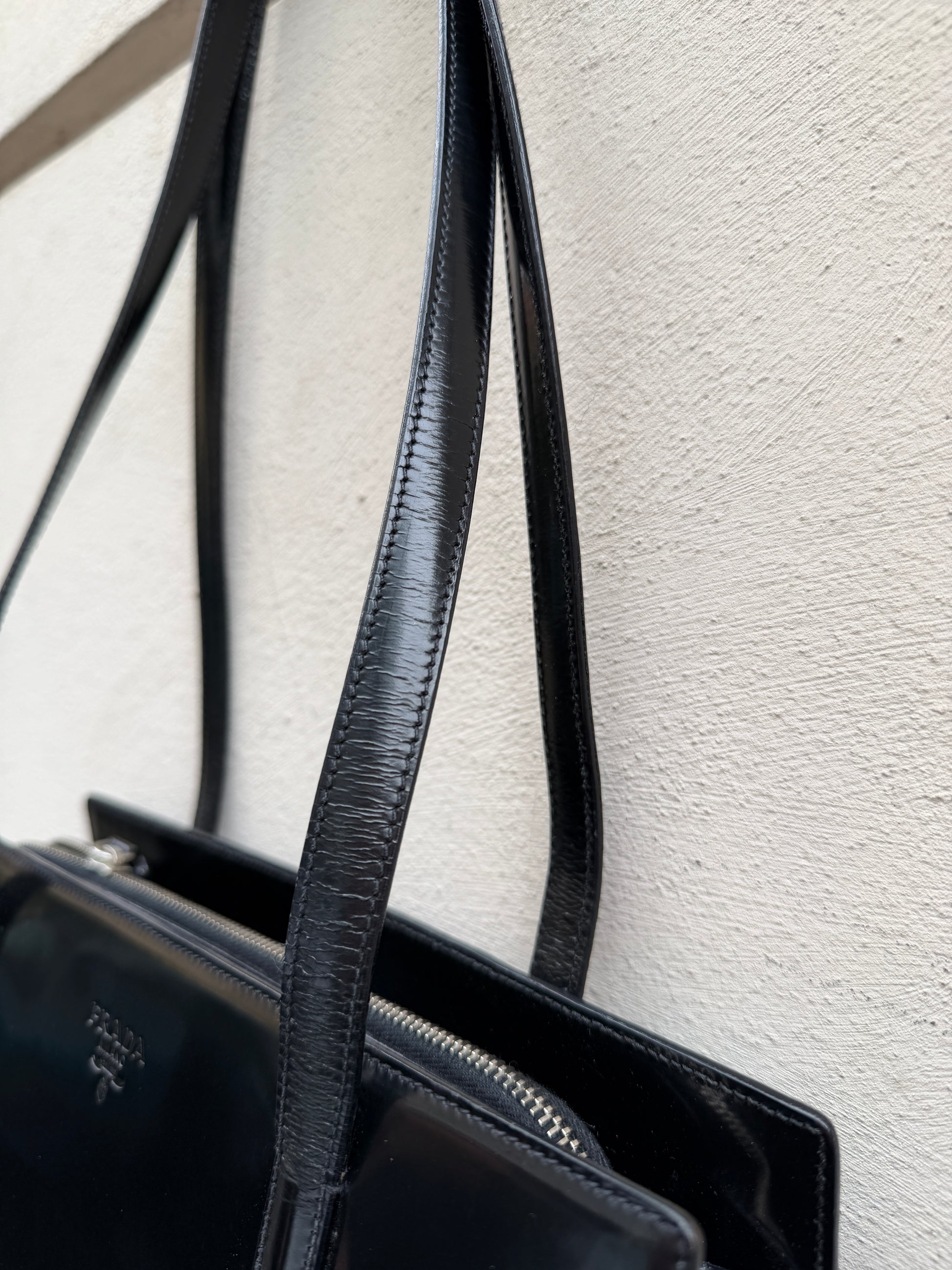 Prada Re-Edition 1995 nera -  lesleyluxuryvintage